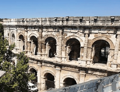 Nîmes